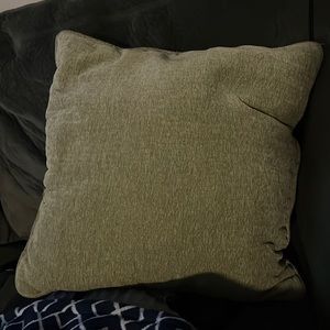 Green pillow (1)